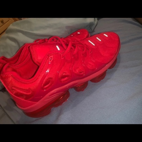 vapor max plus vermelho